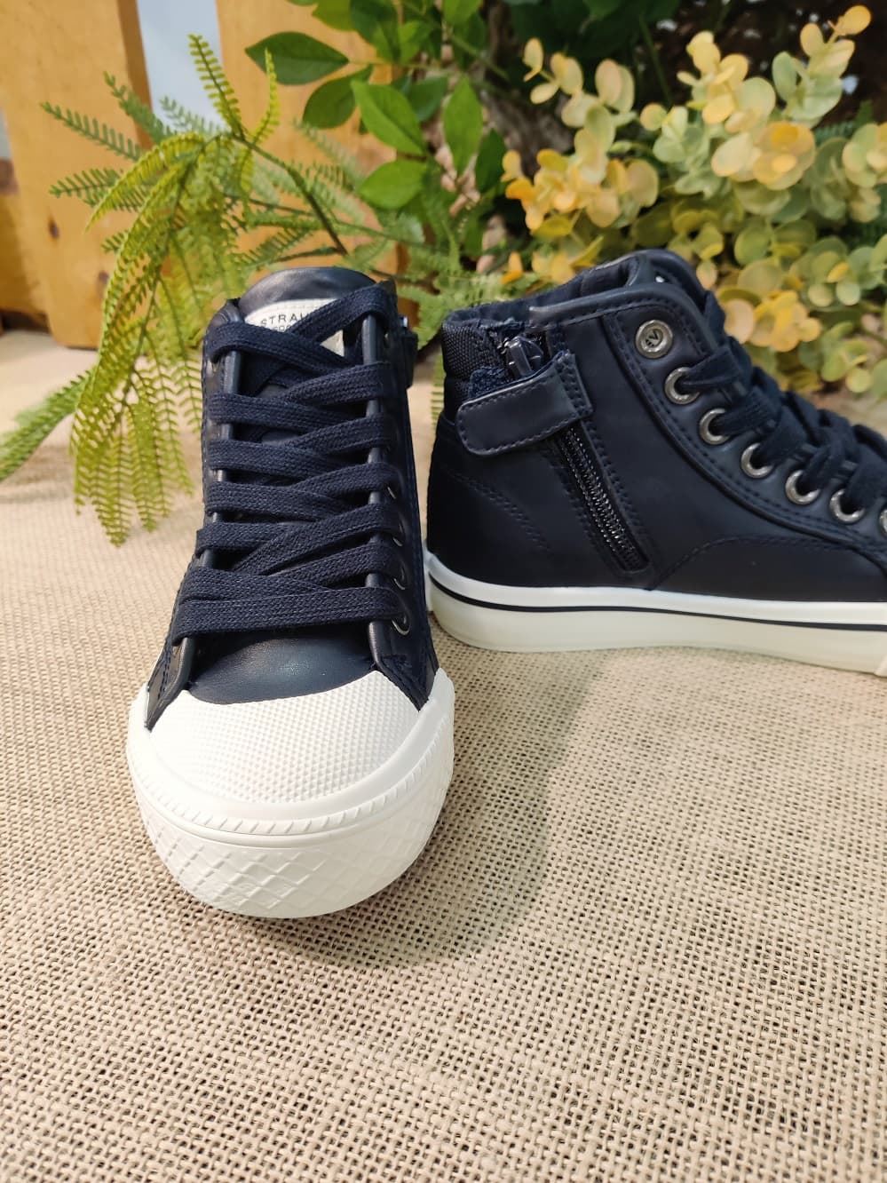 Levi's Navy Blue Central Park High Top Sneakers for kids - Image 3