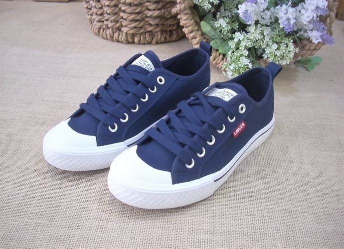 Levi's canvas shoes for children and women / 