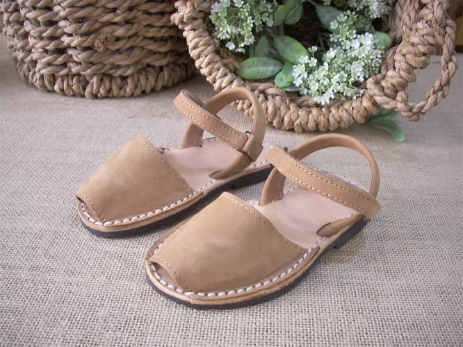 Menorcan Nubuck leather color with Velcro - Image 1