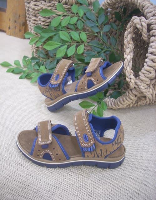 Primigi Brown children's sandals with Velcro - Image 2