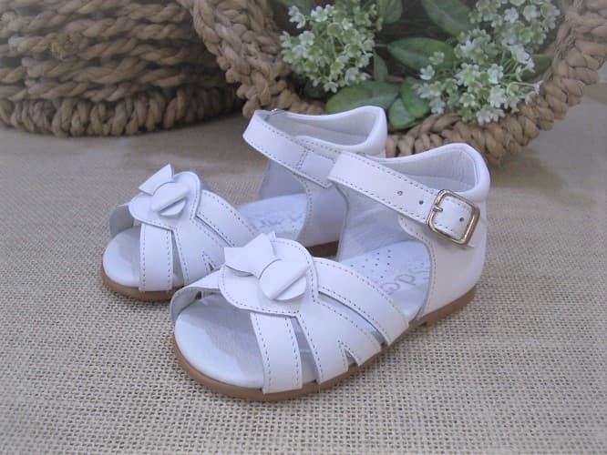White baby girl sandal - Image 1
