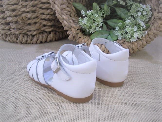 White baby girl sandal - Image 2