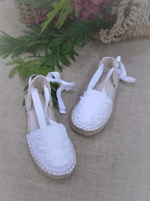 White Communion girl espadrilles with ribbons - Image 1